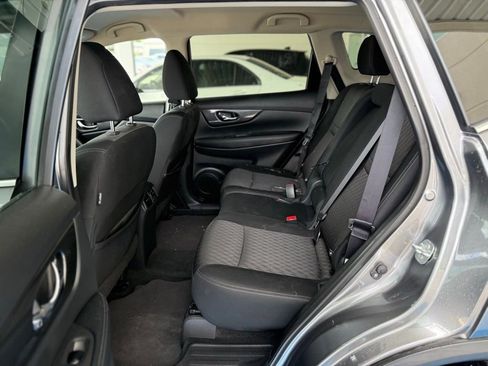 Used 2019 Nissan Rogue SV image 14