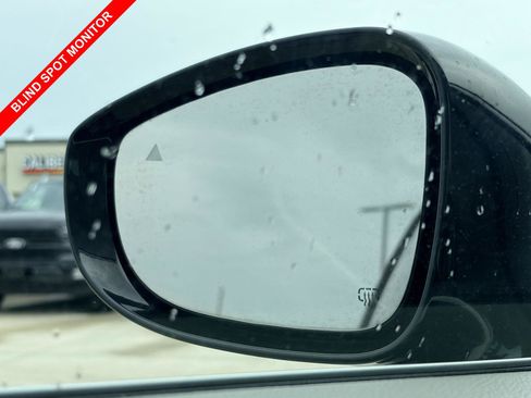 Used 2020 Chrysler Pacifica Touring-L FWD image 8