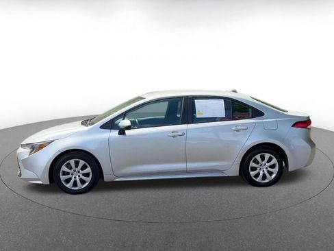 Used 2025 Toyota Corolla LE image 9
