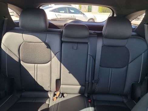 Used 2023 Genesis GV70 2.5T w/ Sport Prestige Package image 5