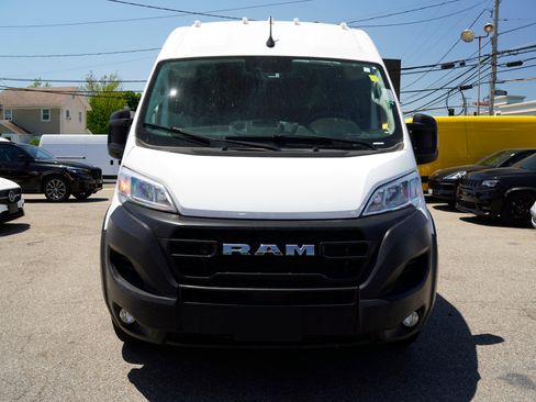 Used 2025 RAM ProMaster 2500 w/ Convenience Group FWD image 8