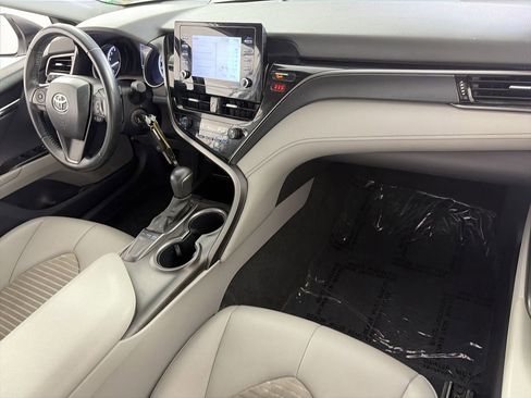 Used 2022 Toyota Camry SE FWD image 25