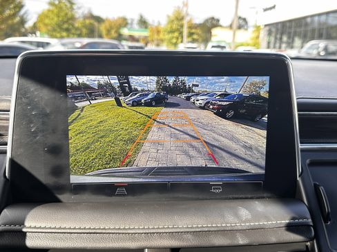 Used 2022 GMC Yukon SLT image 3