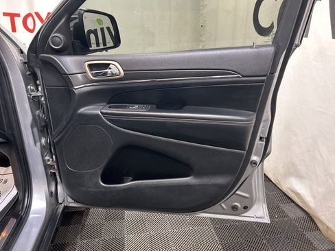 Used 2015 Jeep Grand Cherokee Limited image 11