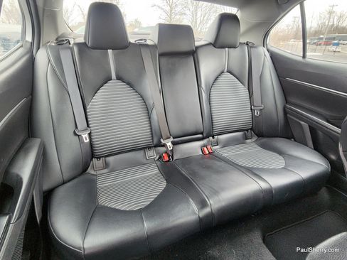 Used 2020 Toyota Camry SE image 5