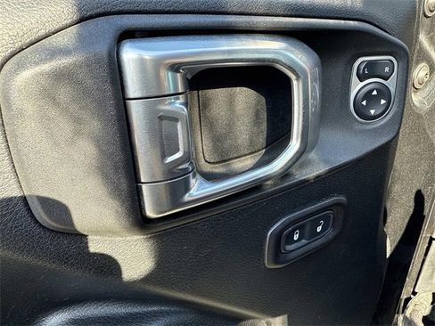 Used 2018 Jeep Wrangler Unlimited Rubicon image 13