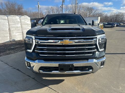 Used 2024 Chevrolet Silverado 2500 LTZ w/ LTZ Premium Package image 4