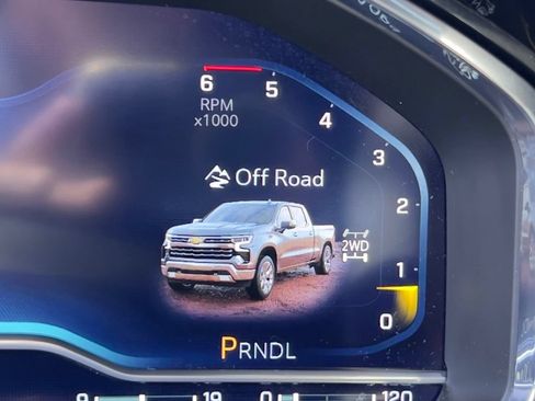 Used 2023 Chevrolet Silverado 1500 LT w/ Z71 Off-Road Package AWD/4WD image 34