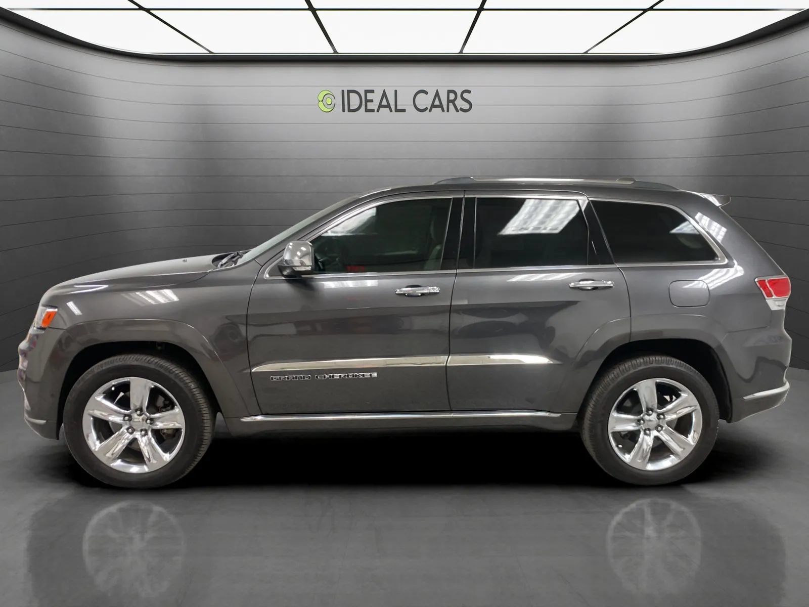 Used 2017 Jeep Grand Cherokee Summit AWD/4WD image 8
