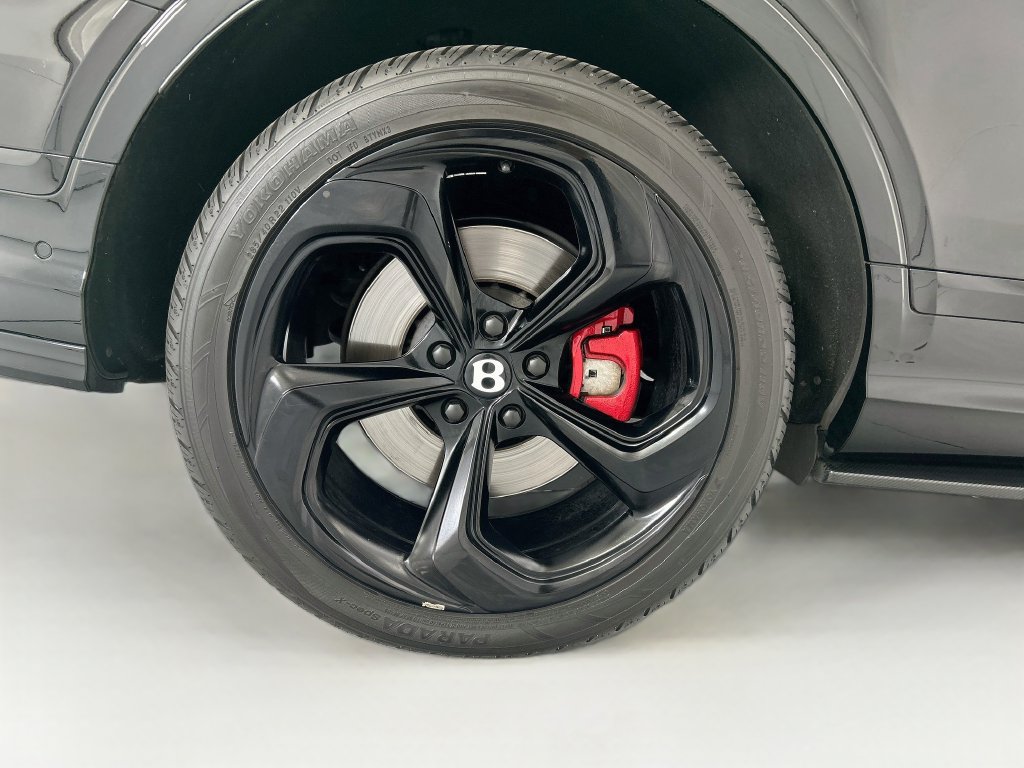 Certified 2022 Bentley Bentayga AWD/4WD image 32
