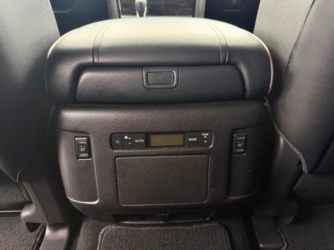 Used 2023 Nissan Armada Platinum w/ Captain's Chairs Package RWD image 17