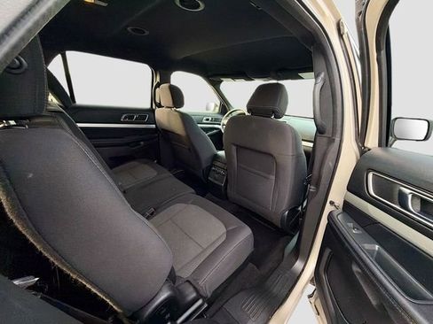 Used 2017 Ford Explorer XLT w/ Equipment Group 201A image 26