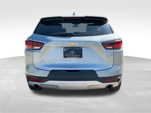 Used 2025 Chevrolet Blazer LT image 3