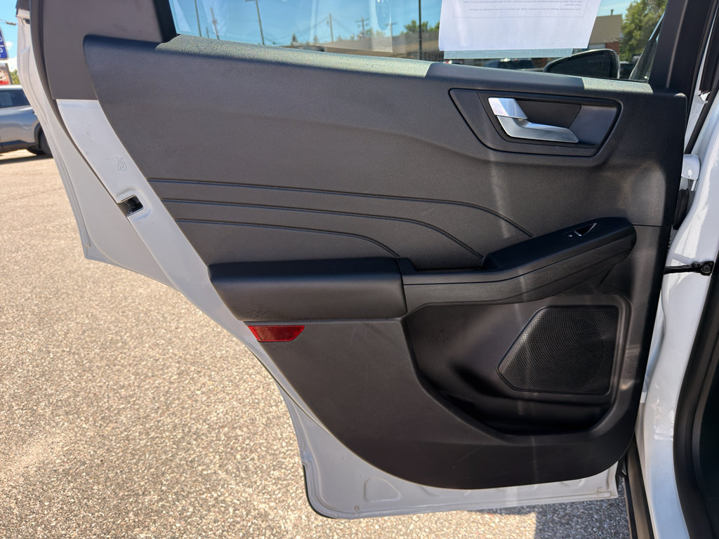 Used 2022 Ford Escape SEL AWD/4WD image 14