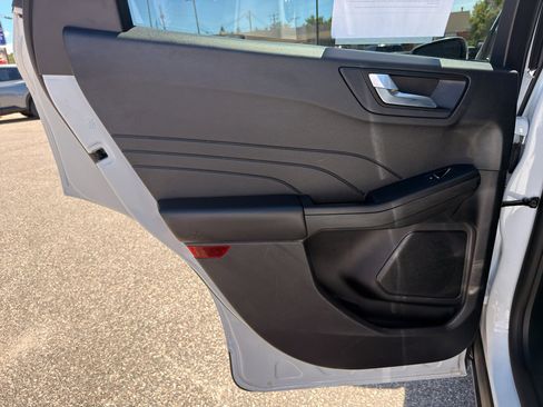 Used 2022 Ford Escape SEL AWD/4WD image 14