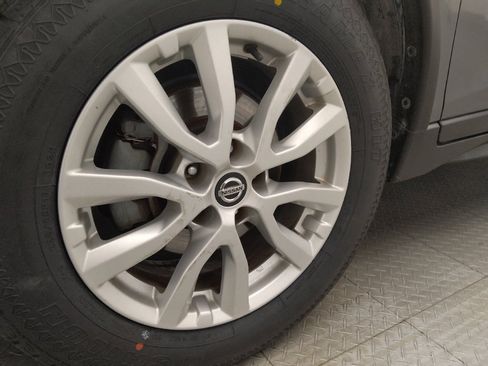 Used 2019 Nissan Rogue SV FWD image 31
