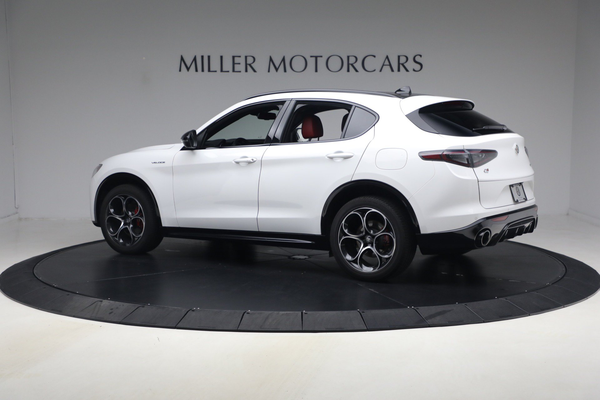 New 2026 Alfa Romeo Stelvio Sprint AWD/4WD image 3