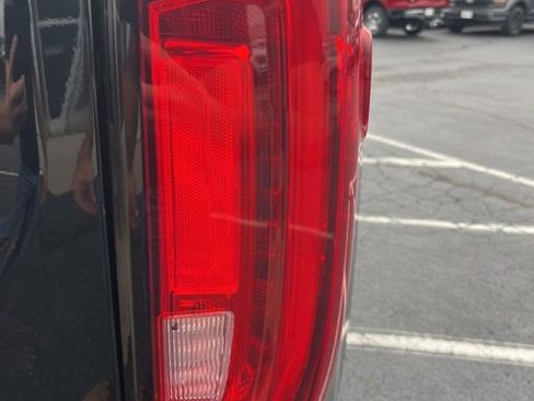 Used 2019 GMC Sierra 1500 SLT image 39