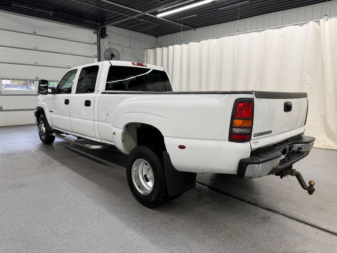 Used 2006 Chevrolet Silverado 3500 LT w/ Onstar Plus Package RWD image 6