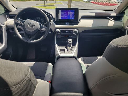 Certified 2025 Toyota RAV4 XLE w/ Convenience Package FWD image 16