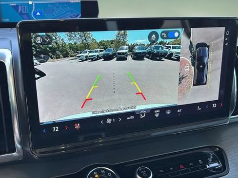 Used 2025 Ford Expedition Platinum w/ Driver's Package AWD/4WD image 27