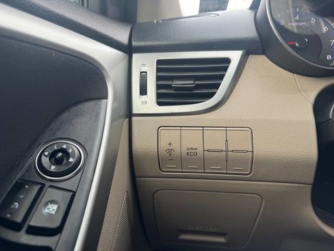 Used 2013 Hyundai Elantra GT w/ Touch & Go Pkg image 29