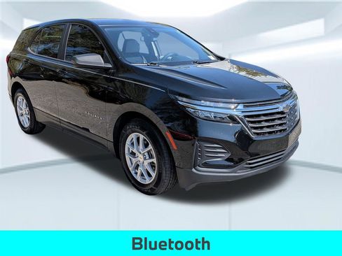 Used 2022 Chevrolet Equinox LS FWD image 4