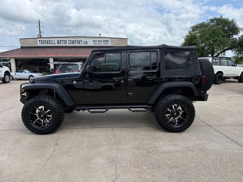 Used 2017 Jeep Wrangler Unlimited Sport w/ Connectivity Group image 4