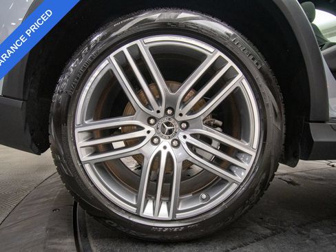 Used 2025 Mercedes-Benz GLS 450 4MATIC image 37