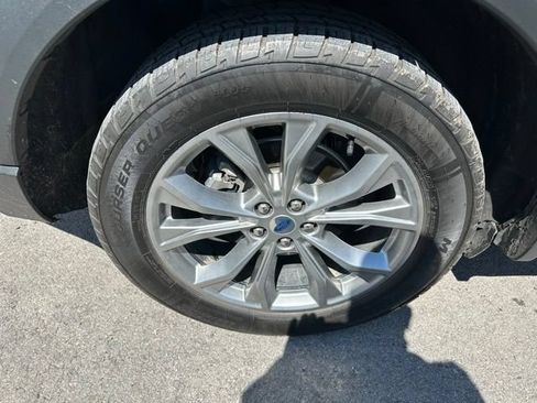 Used 2022 Ford Explorer Limited w/ Equipment Group 301A AWD/4WD image 8