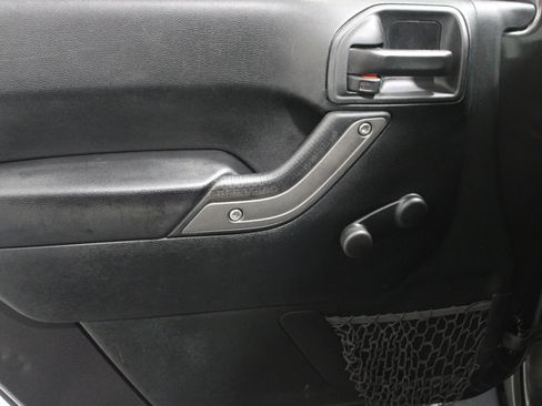 Used 2018 Jeep Wrangler Unlimited Sport image 3