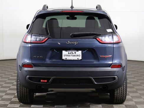 Used 2019 Jeep Cherokee Trailhawk w/ Cold Weather Group image 10
