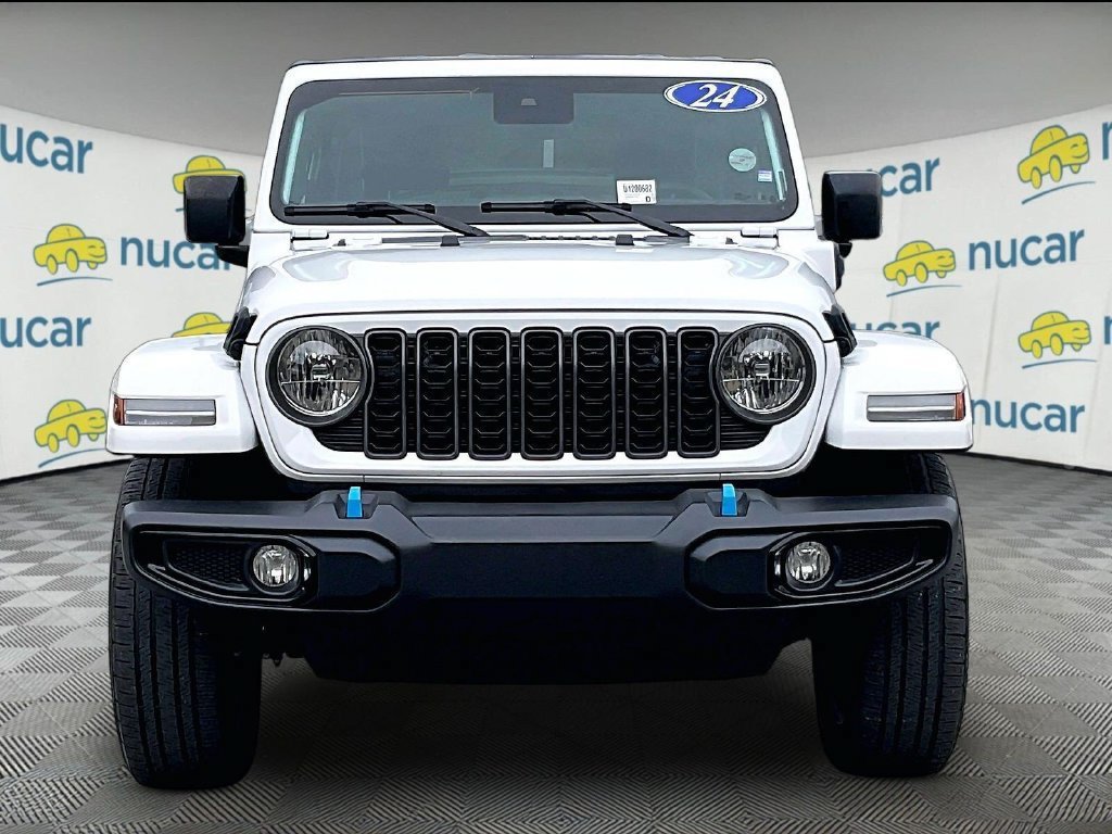 Used 2024 Jeep Wrangler Unlimited w/ Convenience Group AWD/4WD image 2