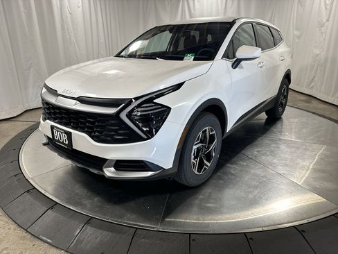 Certified 2025 Kia Sportage LX image 1