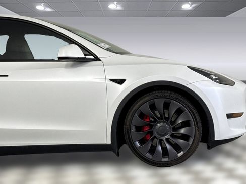 Used 2021 Tesla Model Y Performance image 33