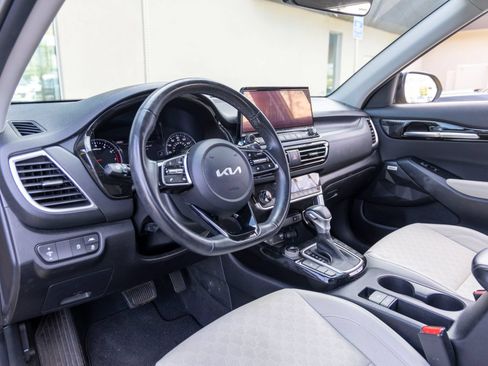 Used 2023 Kia Seltos SX AWD/4WD image 11