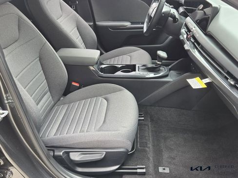 Certified 2025 Kia K4 EX image 18
