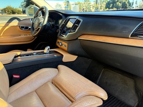 Used 2016 Volvo XC90 T8 Inscription image 23