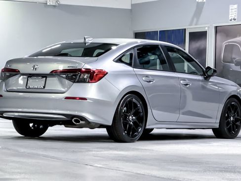 Used 2024 Honda Civic Sport image 9