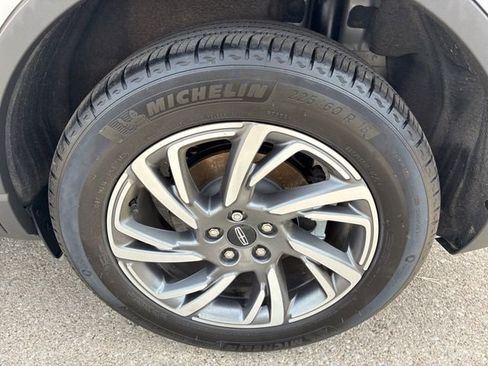 Used 2024 Lincoln Corsair AWD image 14