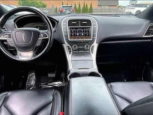 Used 2019 Lincoln Nautilus Premier AWD/4WD image 21