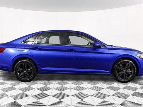 Used 2023 Volkswagen Jetta SE w/ Panoramic Sunroof Package FWD image 16