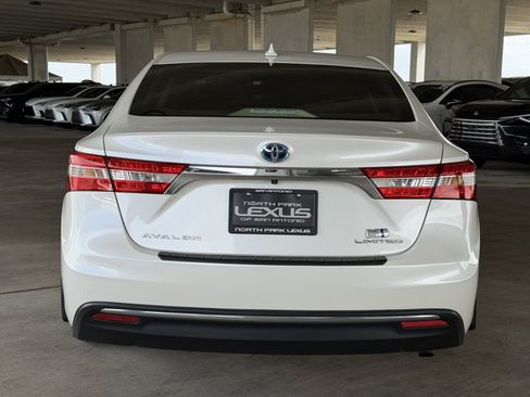 Used 2013 Toyota Avalon Limited FWD image 28