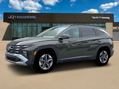 Used 2026 Hyundai Tucson SEL FWD image 2