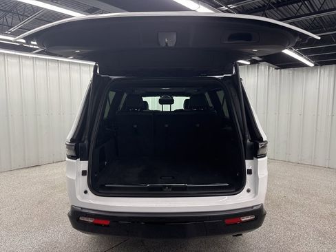 New 2026 Jeep Grand Wagoneer L Summit AWD/4WD image 9