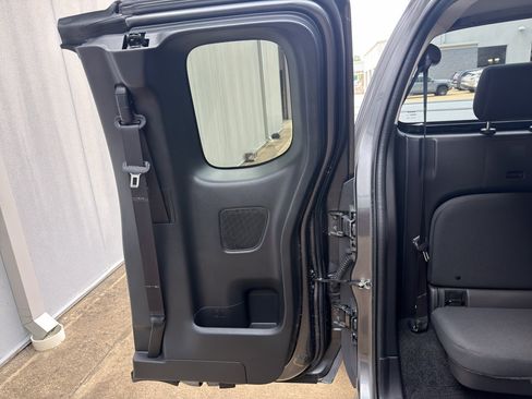 Used 2022 Nissan Frontier SV RWD image 20