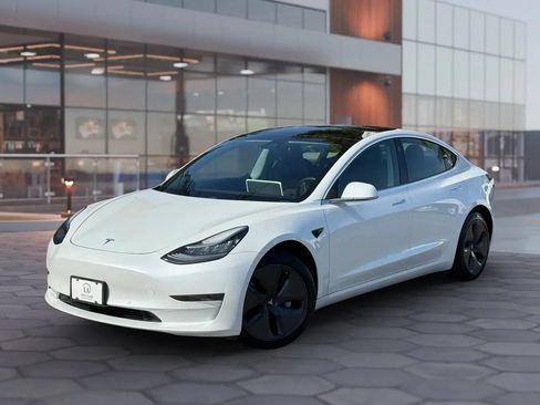 Used 2020 Tesla Model 3 Standard Range Plus RWD image 2