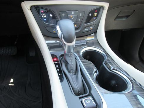 Used 2019 Buick Envision Essence FWD image 23