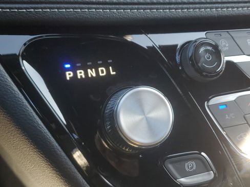 New 2026 Chrysler Pacifica Select image 16