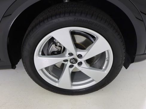Certified 2025 Audi Q5 Premium Plus AWD/4WD image 9